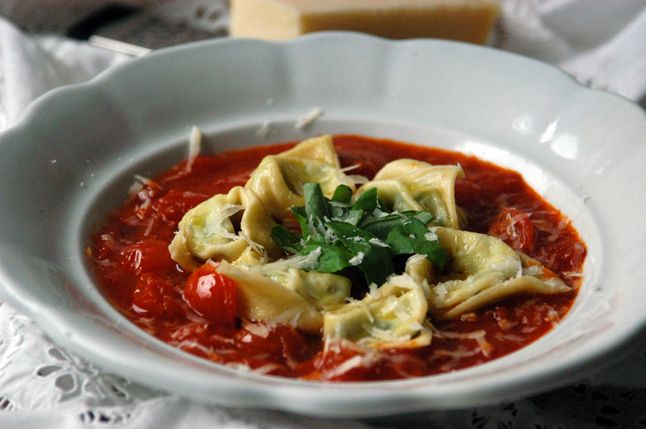 Domácí tortellini se špenátovo-ricottovou náplní